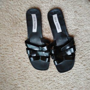 Steve Madden black leather flat slip on sandals